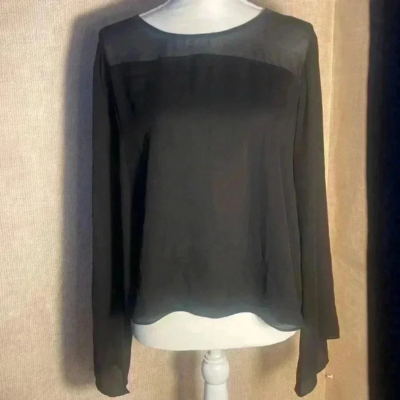 VINCE CAMUTO LONG SLEEVE DRESSY BLOUSE SIZE LARGE - Picture 1 of 7